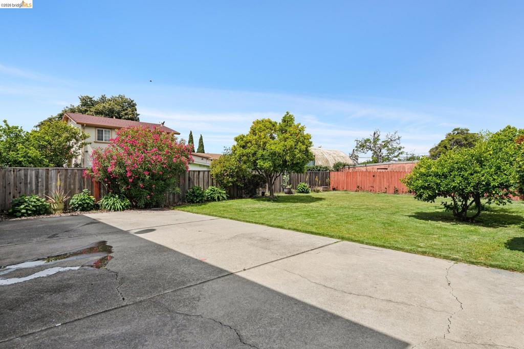 1475 166th Ave.