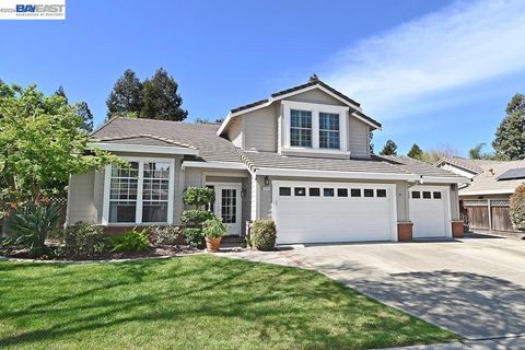 Photo of 5723 Felicia Aveue Ave, Livermore, CA 94550 (MLS # 41128460)