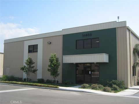 Photo of 14655 El Molino Street, Fontana, CA 92335 (MLS # CV26067946)