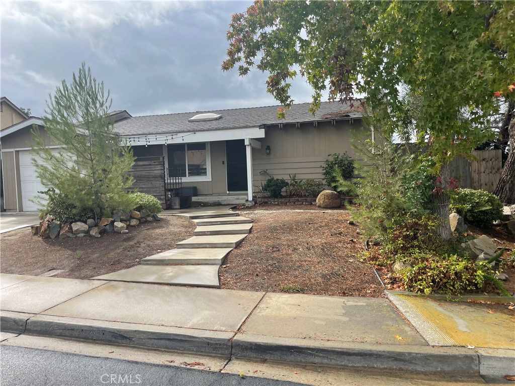 Photo of 12801 Amber Hill Ln, Poway, CA 92064 (MLS # SW25242432)