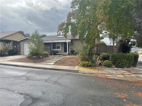 Photo of 12801 Amber Hill Ln, Poway, CA 92064 (MLS # SW25242432)