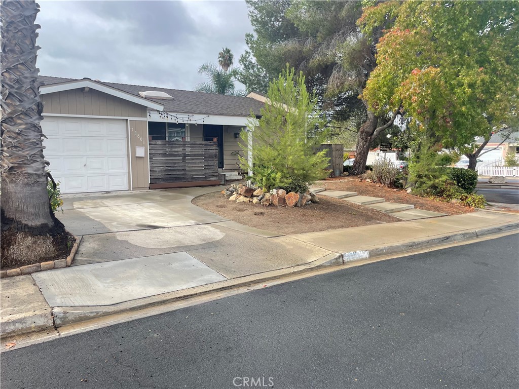 12801 Amber Hill