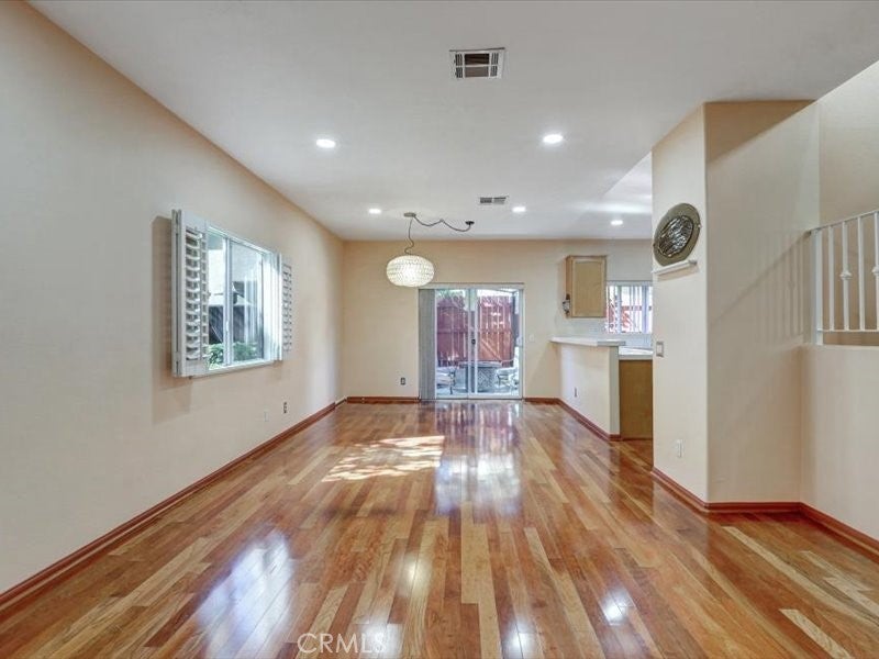 10025 Topanga Canyon 108