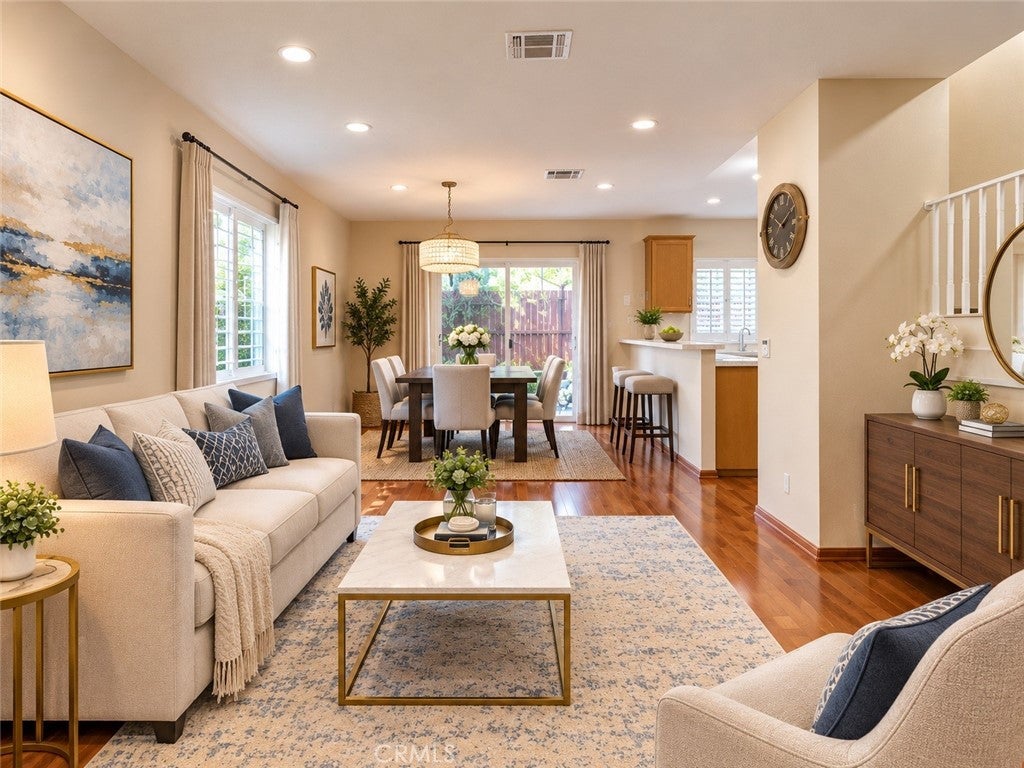 10025 Topanga Canyon 108