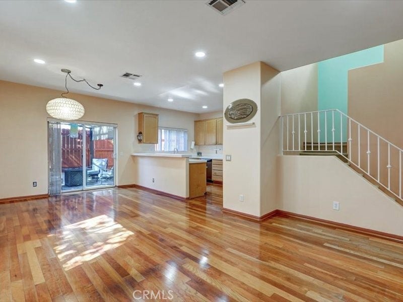 10025 Topanga Canyon 108