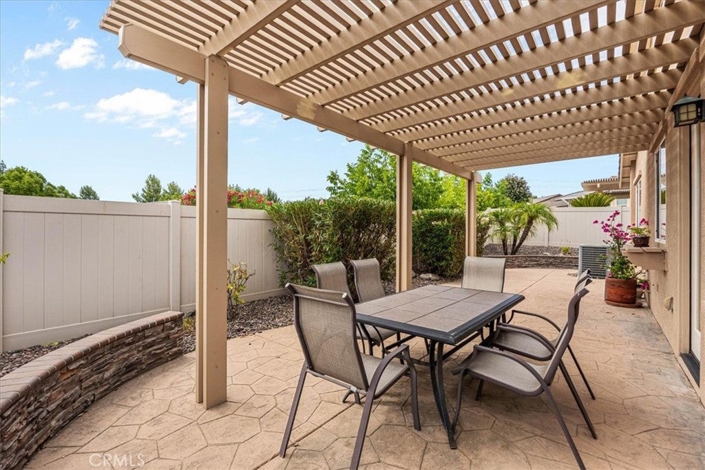 266 Bridle Trail