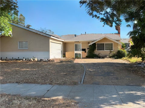Photo of 22920 Ingomar ST, West Hills, CA 91304 (MLS # SR26187147)