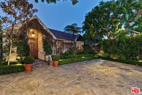 602 N Foothill Road, Beverly Hills, CA 90210 - MLS#: 26657935