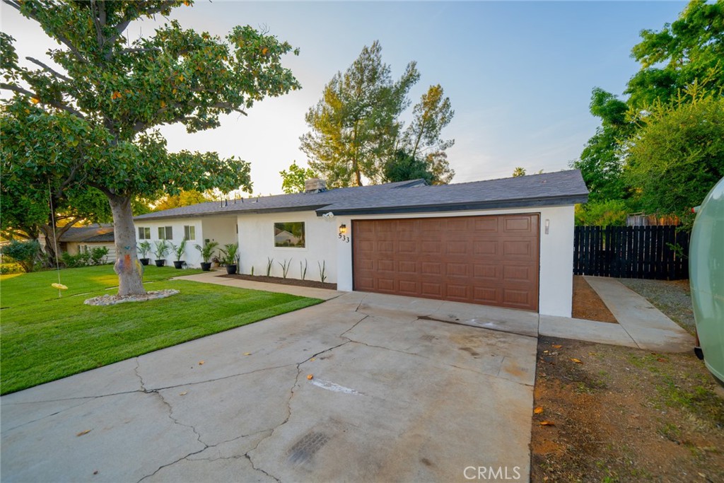 533 Via Vista Dr