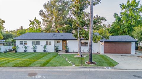 Photo of 533 Via Vista Dr Dr, Redlands, CA 92373 (MLS # IG25128231)