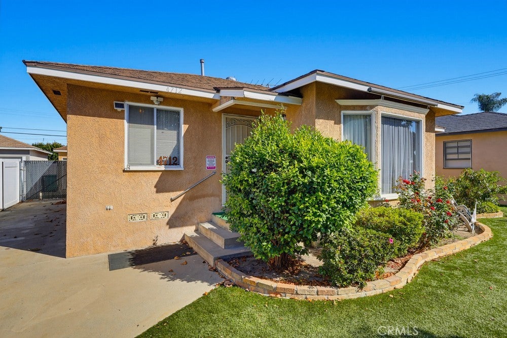 Properties 3 4712 Montair