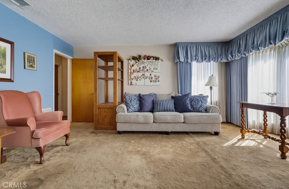 Properties 4 4712 Montair