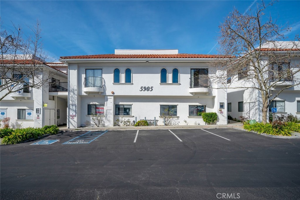 +/- 1,600 sf upstairs office available for Sublease.