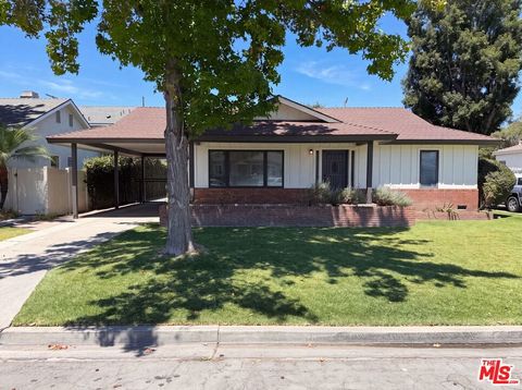 Photo of 4421 Stanbridge Avenue, Long Beach, CA 90808 (MLS # 26856463)