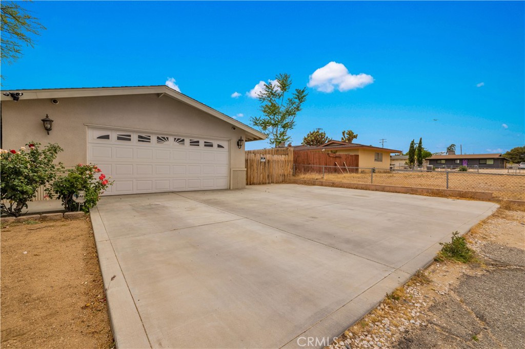 57373 Pueblo Trail