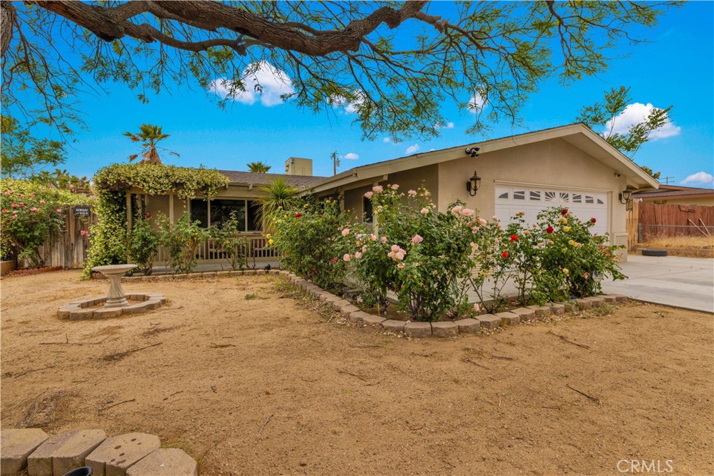 57373 Pueblo Trail