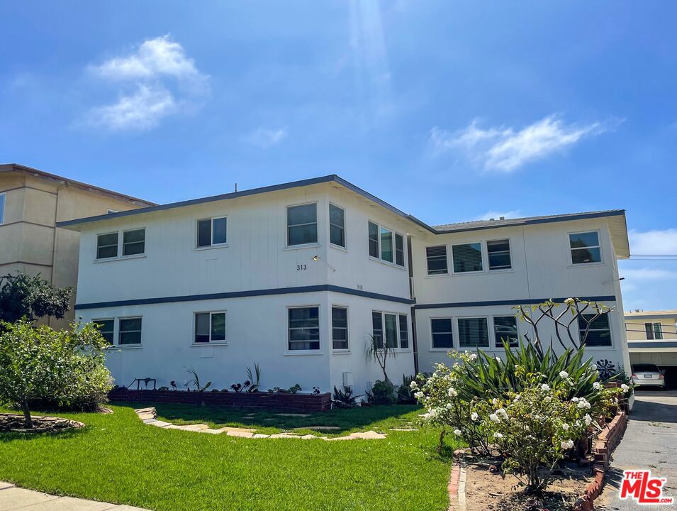 313 Calle Miramar