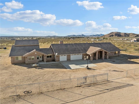 Photo of 13850 Nightshade Road, Apple Valley, CA 92307 (MLS # HD26121848)