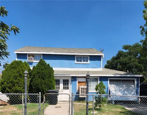 Photo of 1726 W Mallory Street, San Bernardino, CA 92407 (MLS # DW26032789)