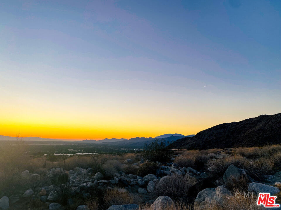 Desert Palisades - Land