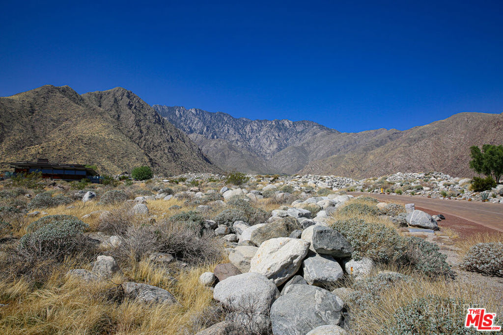 Desert Palisades - Land