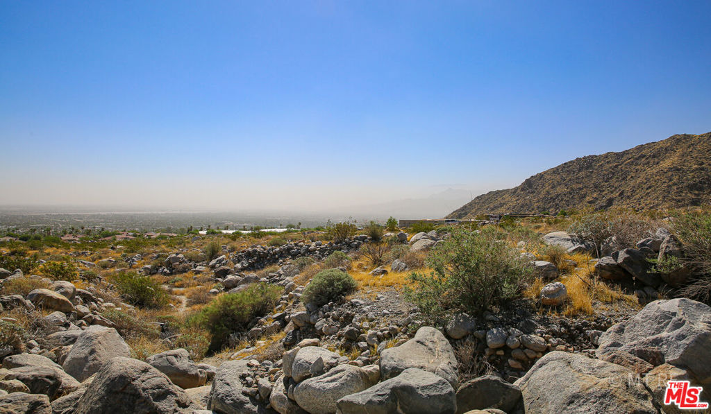 Desert Palisades - Land