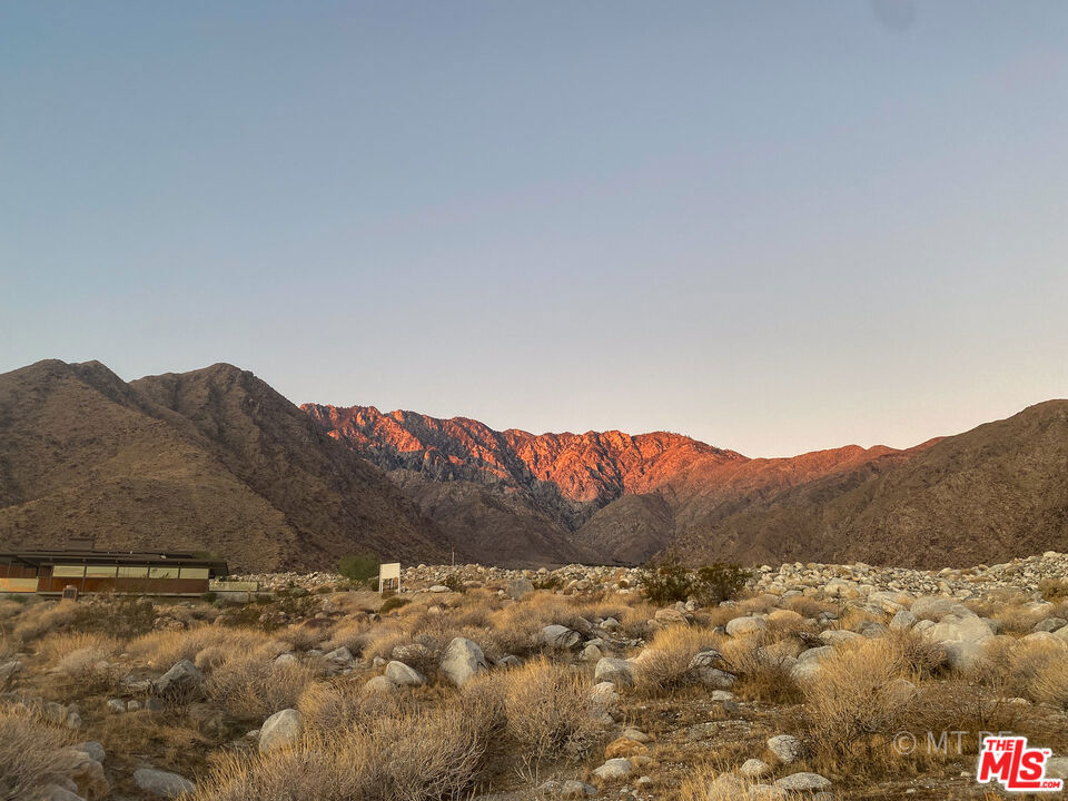 Desert Palisades - Land