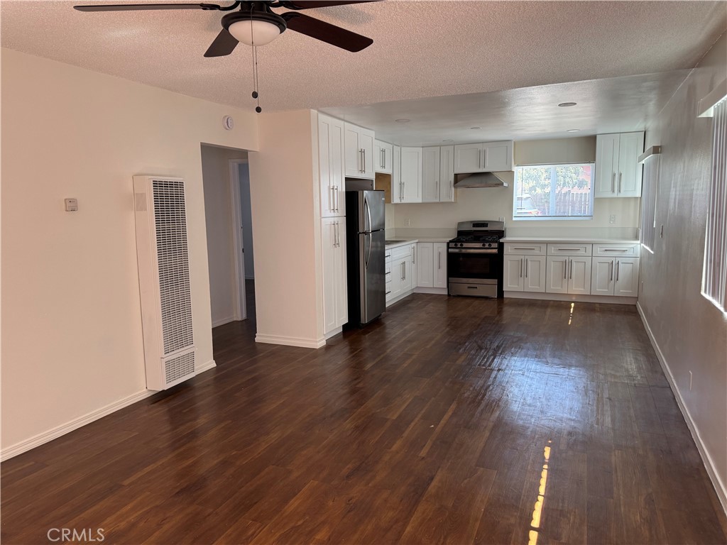 7192 Cerritos Avenue