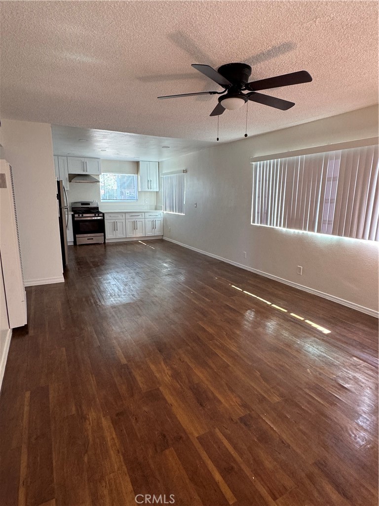 7192 Cerritos Avenue