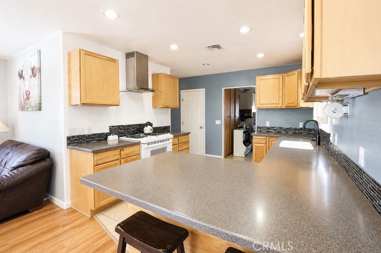 4141 Maple