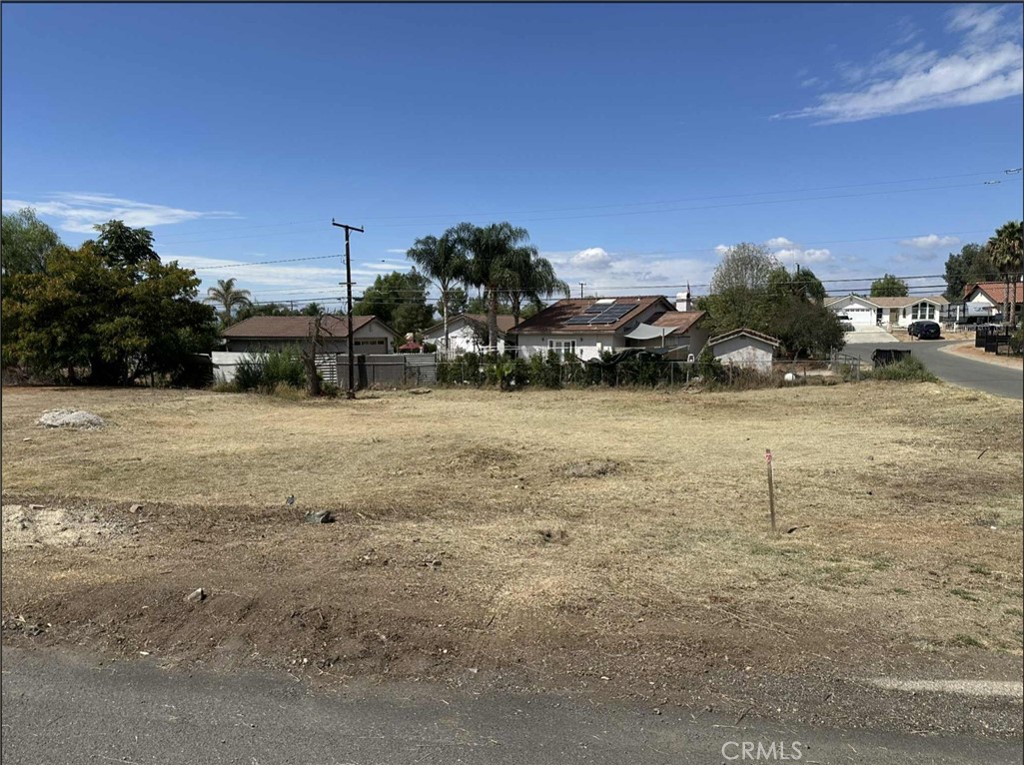 Corner Lot in Menifee in Quail Valley Income Properties Tract.--Priced to Sell!! This lot, located in the growing city of Menifee is the perfect opportunity for investors or future homeowners. Sellers are motivated. Act fast and bring your offer today!