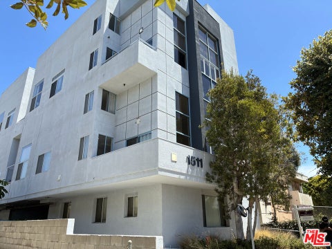 Photo of 1511 16th Street #201, Santa Monica, CA 90404 (MLS # 26869111)