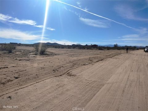 Photo of 60649 Stagemans Rd, Landers, CA 92285 (MLS # HD26046202)