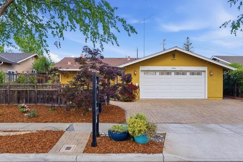 Photo of 1095 Noriega Avenue, Sunnyvale, CA 94086 (MLS # ML82042986)