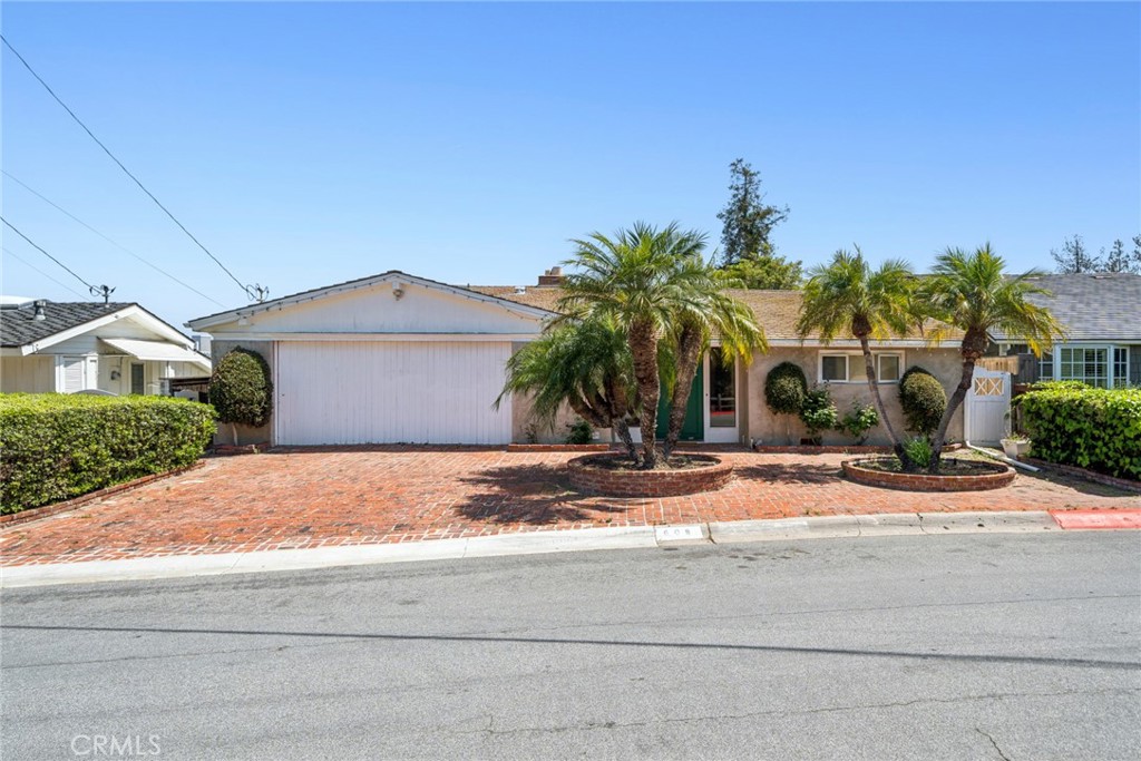 608 Saint James Place