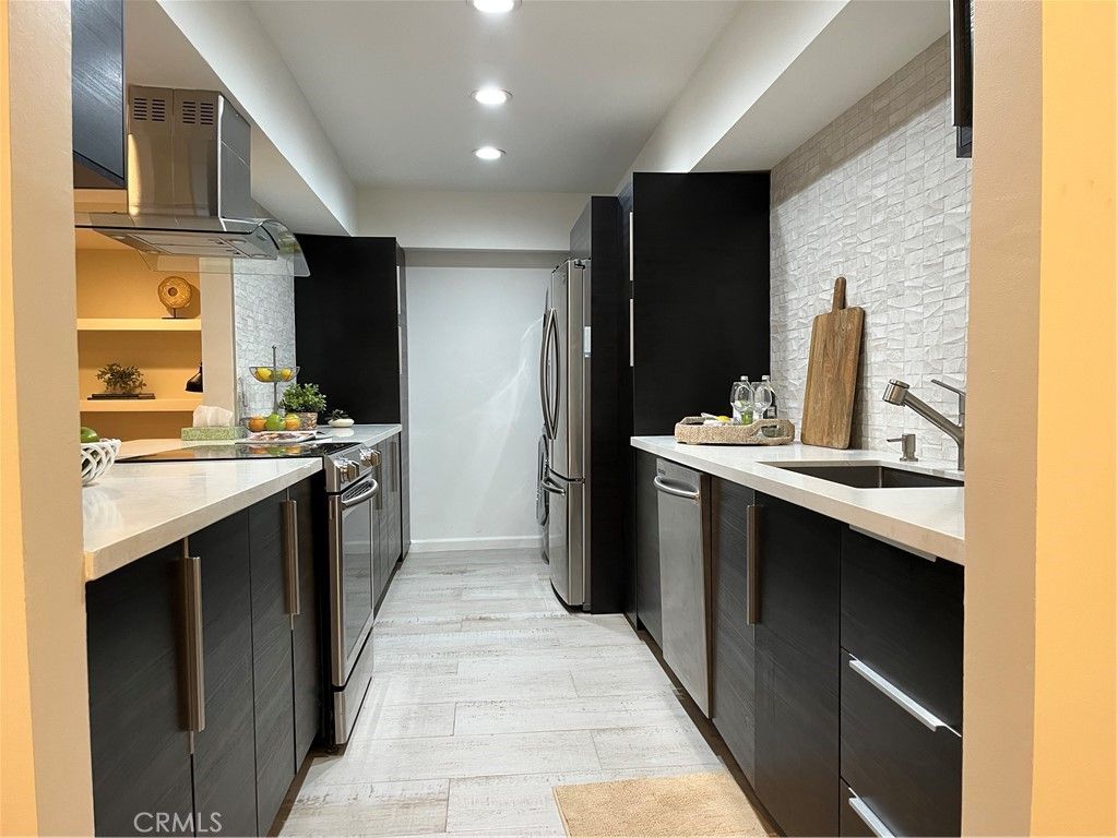 Photo of 1025 N Kings Rd Rd #105, West Hollywood, CA 90069 (MLS # OC26008941)