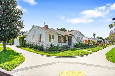 Photo of 13900 Cantlay Street, Van Nuys, CA 91405 (MLS # BB26040457)