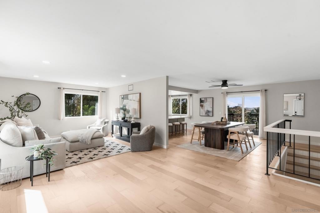8445 Vista Del Cajon Pl