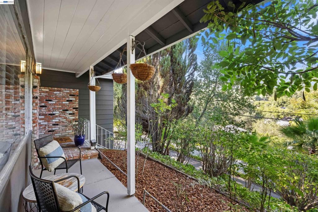 45 Sleepy Hollow Ln