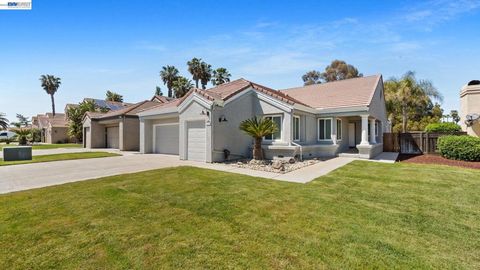 Photo of 1090 Saint Andrews Dr Dr, Discovery Bay, CA 94505 (MLS # 41131686)