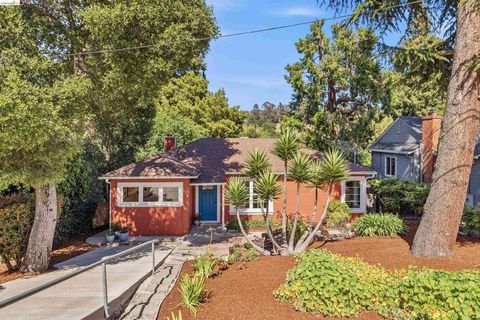 Photo of 8108 Greenly Dr DR, Oakland, CA 94605 (MLS # 41134696)