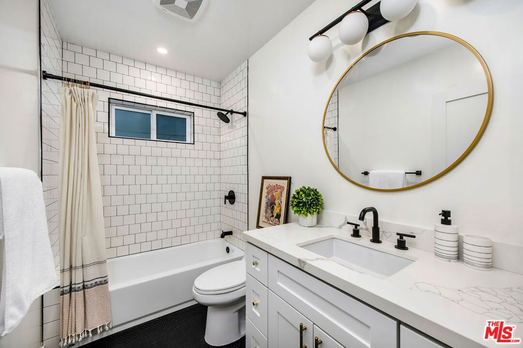 listing image 130720282648405415737