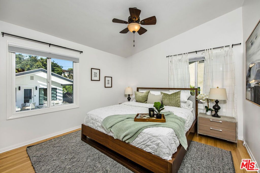 listing image 130726541314120192002