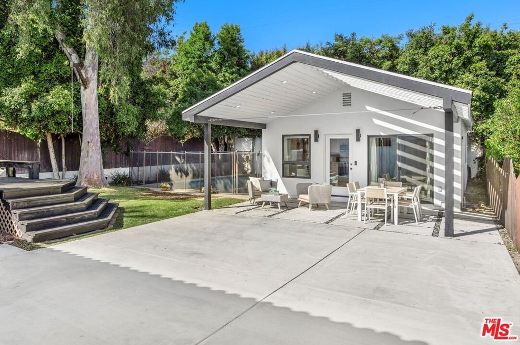 listing image 130728934518093386327