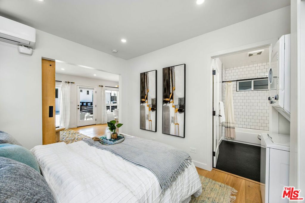 listing image 130728404855161020390