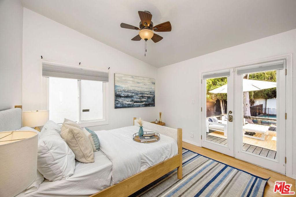 listing image 130724694241016954207
