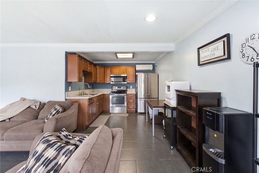 5789 Riverside