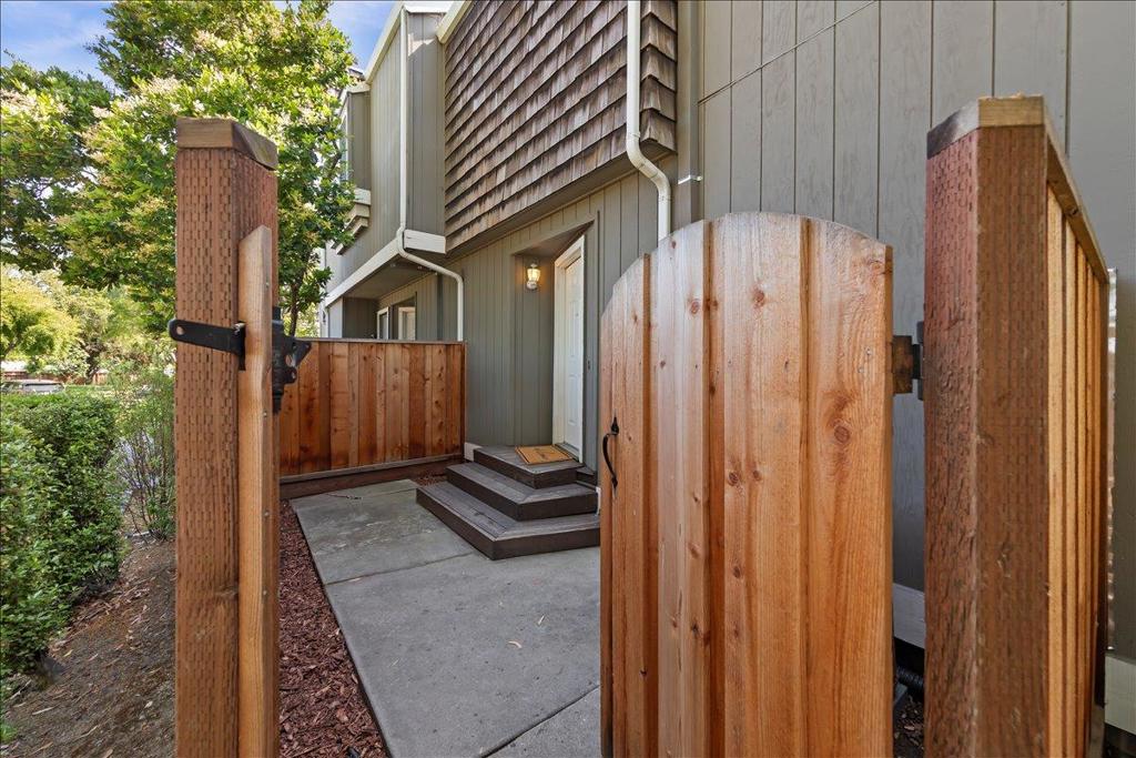 1176 Bird Avenue