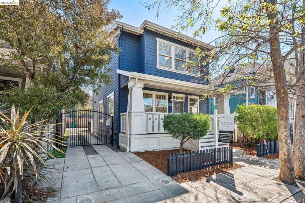 Photo of 1479 34 Th St, Oakland, CA 94608 (MLS # 41127555)