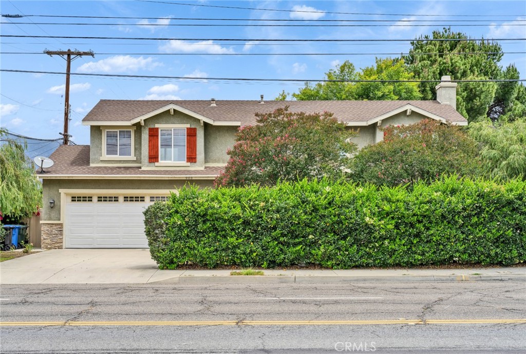 903 W Gladstone